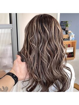 ストゥー(StueW.) ハイライト67(小林優香)【バレイヤージュ】【倉敷】【岡山】