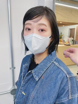 バド(bado) 前髪アレンジ