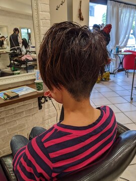 ルグランシャトー(Le grand chateau) 刈り上げショートボブ