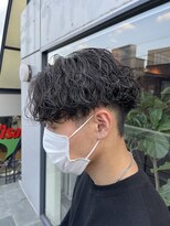 刈り上げツーブロック　波巻きスパイラルパーマ