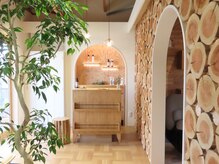 ブランシェ 大崎古川店(Branche)の雰囲気（天然栗駒杉とナチュラルグリーンに囲まれた空間でリラックス♪）