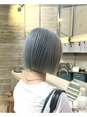 ブルーグレーペールブルー水色カラー透明感カラーハイトーンボブ