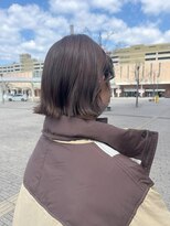 コワファースト 大分(COIFF1RST)&nbsp;グレージュカラーの切りっぱなしボブ