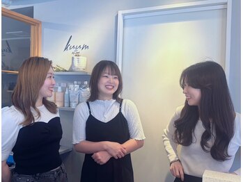 クーム バイ エント(kuum by emt)の写真/【スタッフ全員が女性スタイリスト】大人特有の髪のゆらぎや悩みに深く寄り添う、心地よく上質なケア時間。