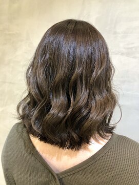 ジーナ 銀座(Zina) 【Zina銀座】ミディアム×グレージュ×ゆる巻き