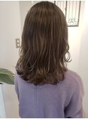 外国人風ヘアカラーミディ