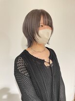 ヘアーアイストゥーレ(HAIR ICI TRE)&nbsp;ウルフカット レイヤーカット グレー インナー 担当渡辺聖