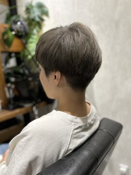 ハナワ エビス トウキョウ ヘアーサロン(HanaWa ebisu tokyo hair salon) 【ハイトーン刈り上げマッシュショート】恵比寿 広尾