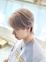 イリ 梅田(ili) ホワイトベージュ/ウルフカット