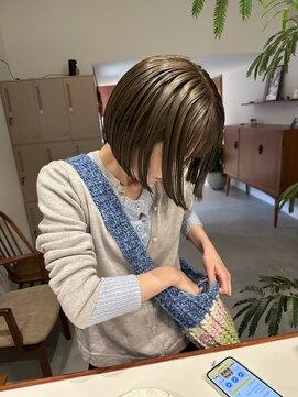 デン(den) オリーブグレージュ