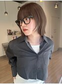 グレージュ切りっぱなしボブ前髪ありミニボブミルクティベージュ