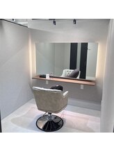 【大宮駅徒歩5分】完全個室&一人のスタイリストが最後まで仕上げを担当!