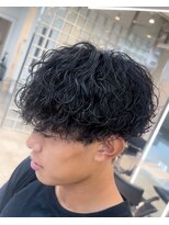 フィフス トウキョウ (fifth TOKYO) 渋谷波巻きパーマメンズセンターパートウルフマッシュカット