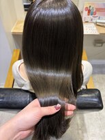 リタ(rita.) 小辻 艶髪☆オリーブグレージュ×オージュア イルミナ