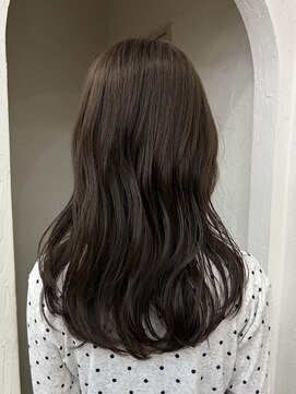 ヘアーアイスカルテット(HAIR ICI QUARTET) オリーブカラーロング×レイヤーカット