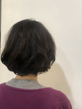 エディ(HEDI) 動きのあるボブ