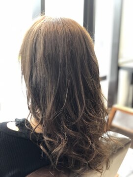 ビビットクアトロ 蓮田店(vivid QUATTRO) ナチュラルアッシュ