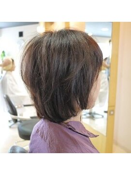 バンドール(Bang-doll) 手ぐしで流すショートスタイル