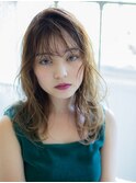 前上がりレイヤーロングのバニラベージュ