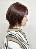 【FOLK】透明感レッドピンク☆似合わせ外ハネウルフミディアム♪