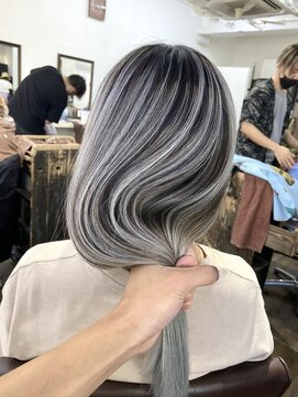 ユートピア(U topia) バレイヤージュ/ホワイトアッシュ/かきあげロング