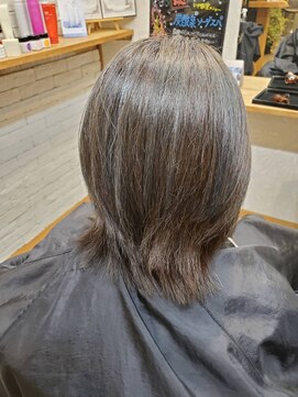 バルビエーレ アーディ(Barbier Adi) ハイライト風カラー