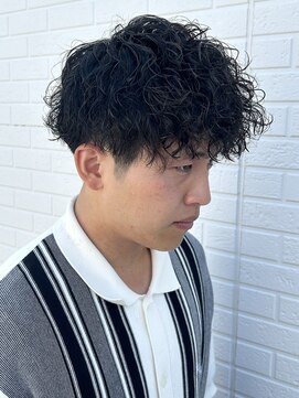 ヒュイル バイ ニアウ(Hwyl by Niau) メンズマッシュパーマツイストスパイラルパーマニュアンスパーマ