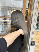 ゼロヨンハチ(048) 卒業カラー黒髪からグレーへ（ブリーチ2回）