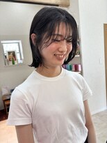 エン(en,)&nbsp;肩上切りっぱなしボブシースルーバング顔周りレイヤー