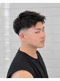 スキンフェードツイストパーマ短髪メンズパーマ束感