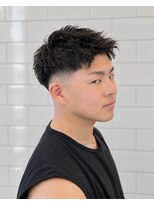 ゼロスバーバー(0's BARBER SHOP)&nbsp;スキンフェードツイストパーマ短髪メンズパーマ束感