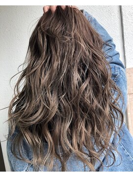 e.m.a プレミアムビューティーサロン 栄駅店(e.m.a PREMIUM BEAUTY SALON) 外国人風ロング