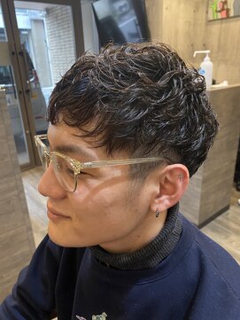 イルスティーロ(iLL_steeLo) ＜iLL_steeLo＞外国人風メンズパーマ
