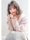 動きのあるボブヘア　大人かわいい