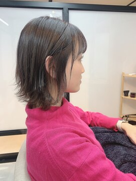 イーラ(era) 《era》　冬カラー　ウルフボブ　くびれヘア　みわ