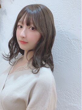 ヴィータ 田町(vi ta) フェミニティなふわふわウェーブヘア