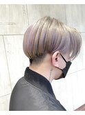 ホワイティーベージュ× 前飾りマッシュ×刈り上げ