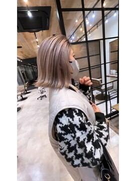 ナンバー リコ 名駅 ジャム 名古屋(N° rico JAM) タッセルボブ　切りっぱなし　ショートボブ　ケアブリーチ