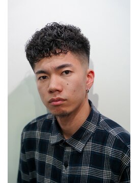 クロムトウキョウ ザ バーバー 新宿本店(CHROM TOKYO the Barber) プードルパーマクロップフェード　新宿/メンズパーマ/フェード