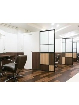 【池袋駅/メンズ専門】気疲れしない個室空間でマンツーマン施術！言いにくかった悩みも相談しやすいと好評!