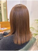 【ミディアム】【外はね】【白髪ぼかし】切りっぱなしミディアム