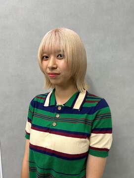 プシュケ(PSYCHE) 20代30代40代×レイヤー ホワイトブロンド×ウルフミディアム