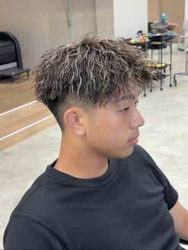 ラヴィズムバイフィフス(LUVISM by fifth) ツイストスパイラルパーマツイストパーマ刈り上げ万代新潟駅