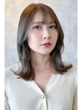 レム 泉中央店(L.E.M) 色気と抜け感を両立◎大人女性のくびれミディアム×透けバング