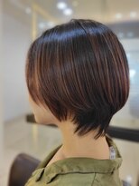 ナビバイケンジ(NaVI by KENJE)&nbsp;丸み×くびれで“首が細く見える”大人ショート