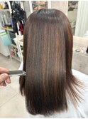 ハイライトとインナーカラー（ブリーチ毛）の縮毛矯正