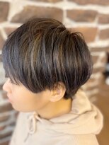 アーティコ ヘアー(artico hair) 耳出しショート