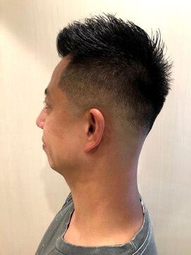 グレイスフル バーバープラチナム 六本木店(Graceful Barber platinum) スキンフェードアップバング