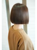 【30代女性】切りっぱなしボブ×オリーブベージュ