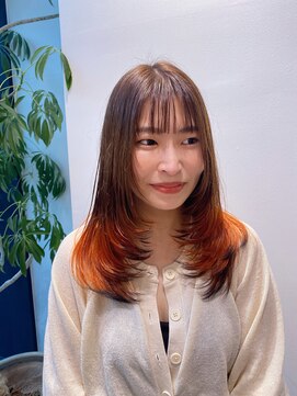 ステア ケース(stair case) 顔まわり簡単アレンジワンカールたっぷりレイヤーカット